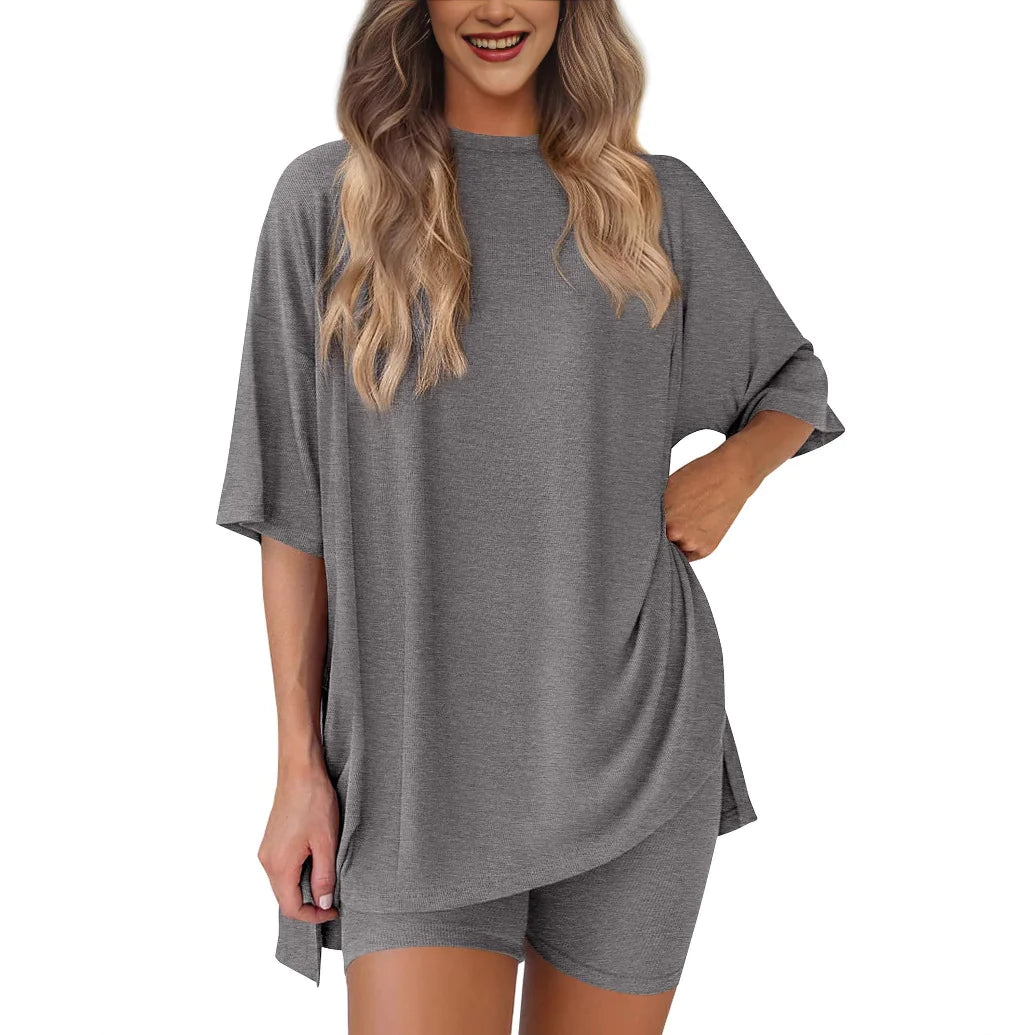 Women’s Solid Color Two-Piece Shorts Set – Summer Casual Outfit with Loose-Fit Top