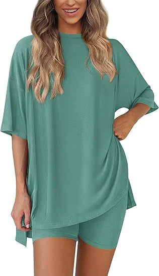 Women’s Solid Color Two-Piece Shorts Set – Summer Casual Outfit with Loose-Fit Top