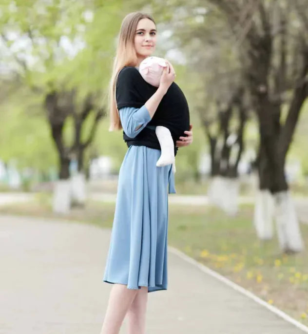 Adjustable baby sling wrap showing stretchy breathable fabric

Baby wrap carrier front carrying position close bonding view