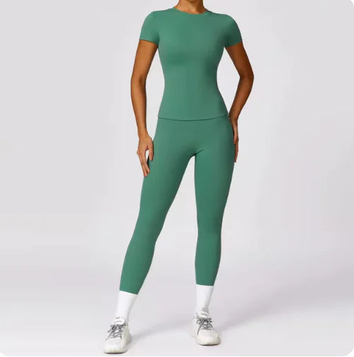 Quick-Dry Short Sleeve Yoga Top for Women – Lightweight, Fitted Activewear