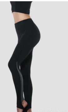 “Autumn winter yoga outfit for women – Pastel Orange – moisture-wicking gym wear”