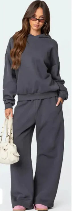 Fleece-Lined Two-Piece Hoodie & Pants Set – Cozy Casual Wear