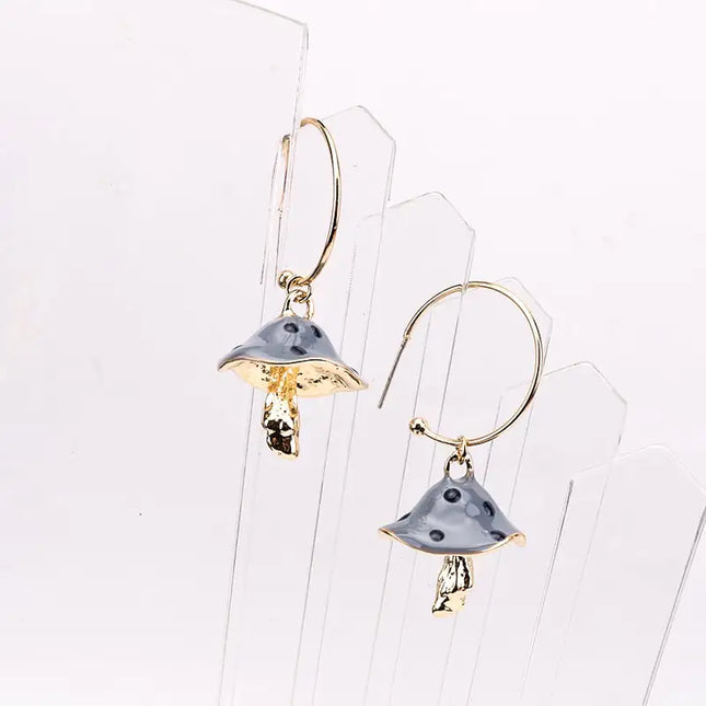 Trendy Korean fashion mushroom earrings close-up

Bold aesthetic mushroom earrings for modern outfits