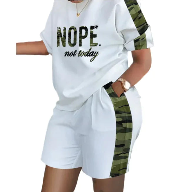 Women’s Printed Two-Piece Commuter Set – Short-Sleeve Top & Matching Shorts